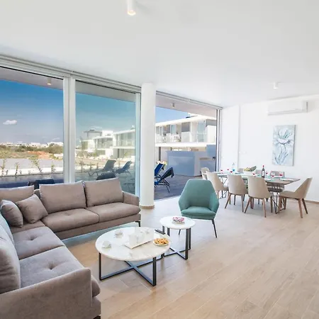 Olivine Ol17 * Protaras