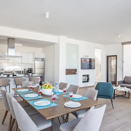 Olivine Ol17 * Protaras